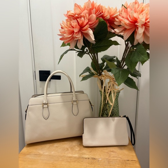 Coach Mini Darcy Carry All Bag With Wristlet Gold Chalk Color. Set! - Picture 2 of 11